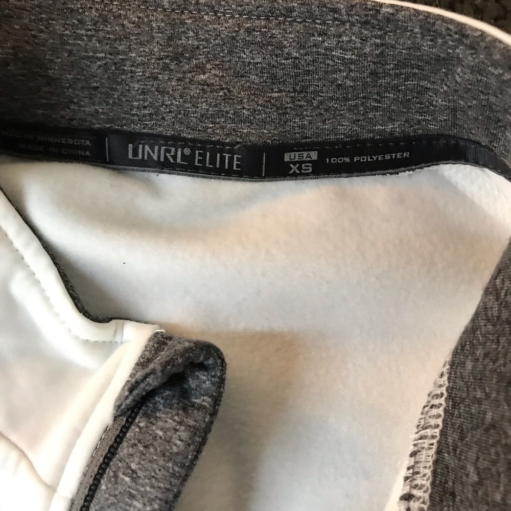 UNRL Pullover - Picture 2 of 3